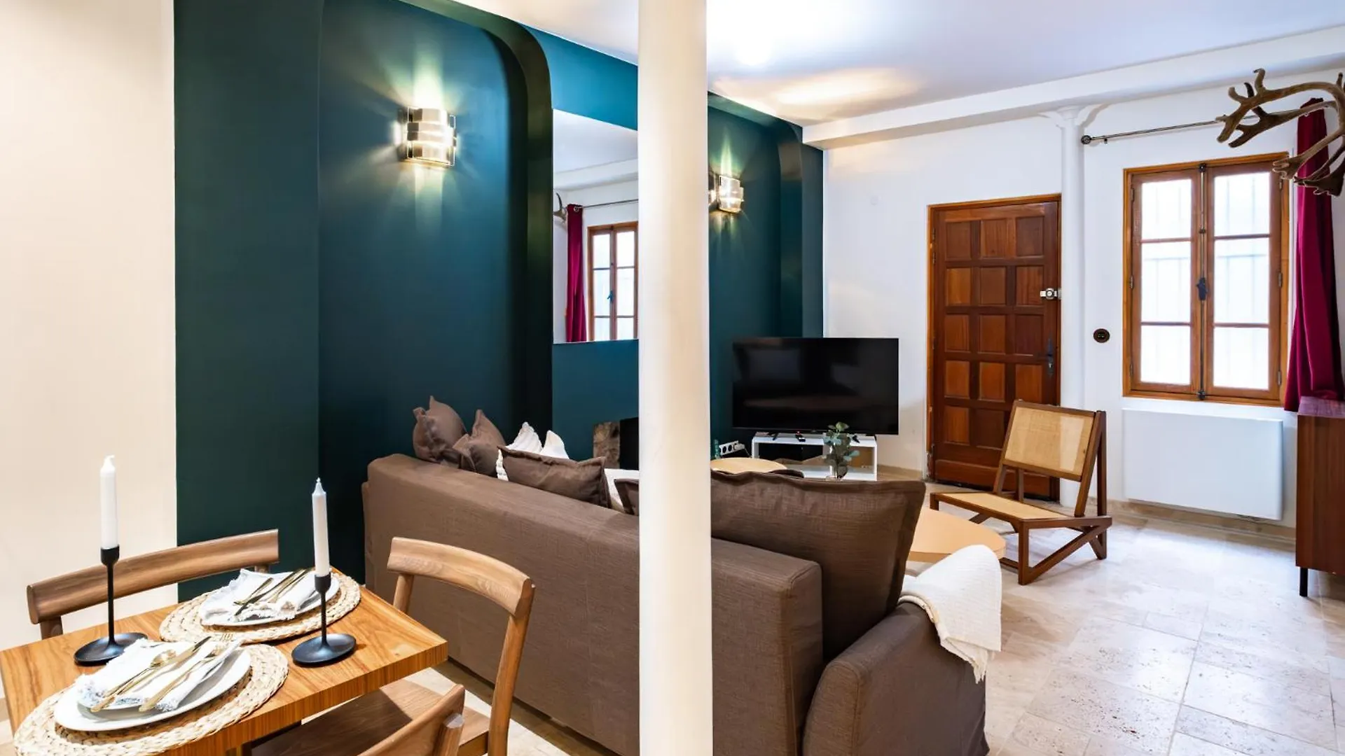 Modern Place In Sacre-Coeur パリ アパート